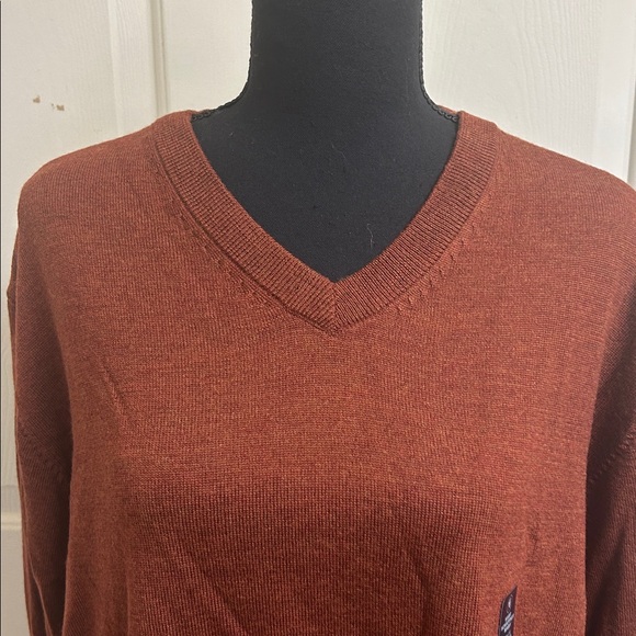 Hart Schaffner Marx Large Rust V-Neck Sweater, Extra fine Merino Wool, NWT - Picture 2 of 7